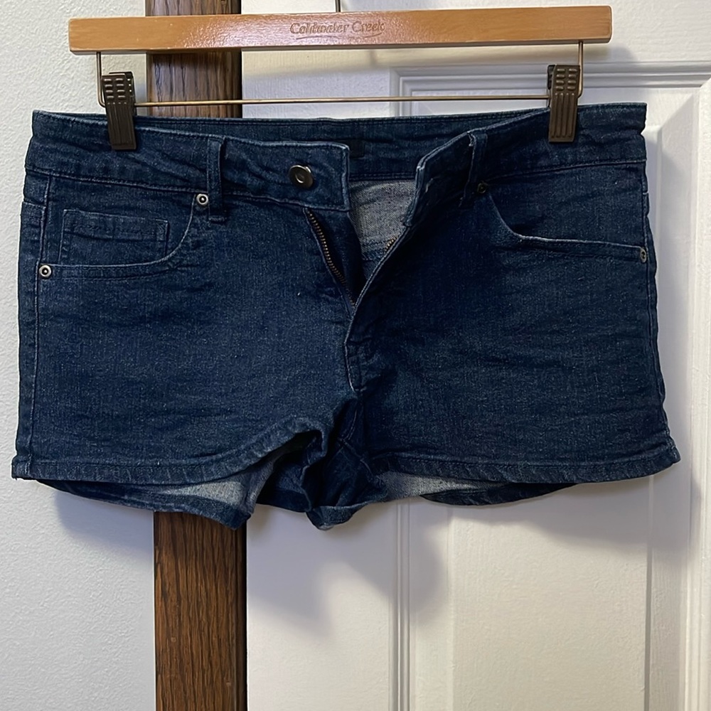 Women’s size 30 Jean shorts Forever 21